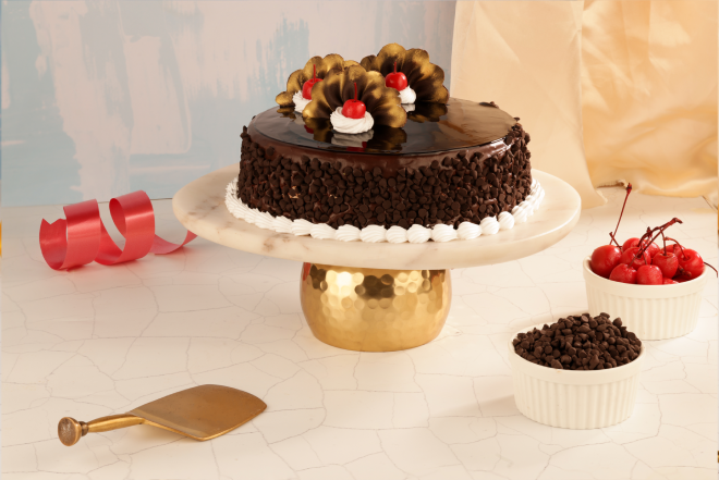 Best Dutch Chocochips Chocolate Cake In Mumbai | Order Online